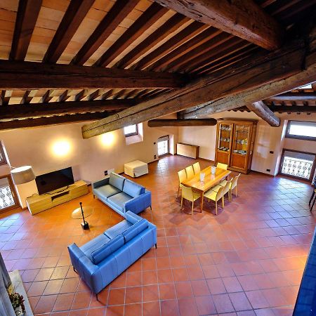 Apartmentsarena - Residenza Degli Scaligeri - Piazza Erbe Verona Luaran gambar