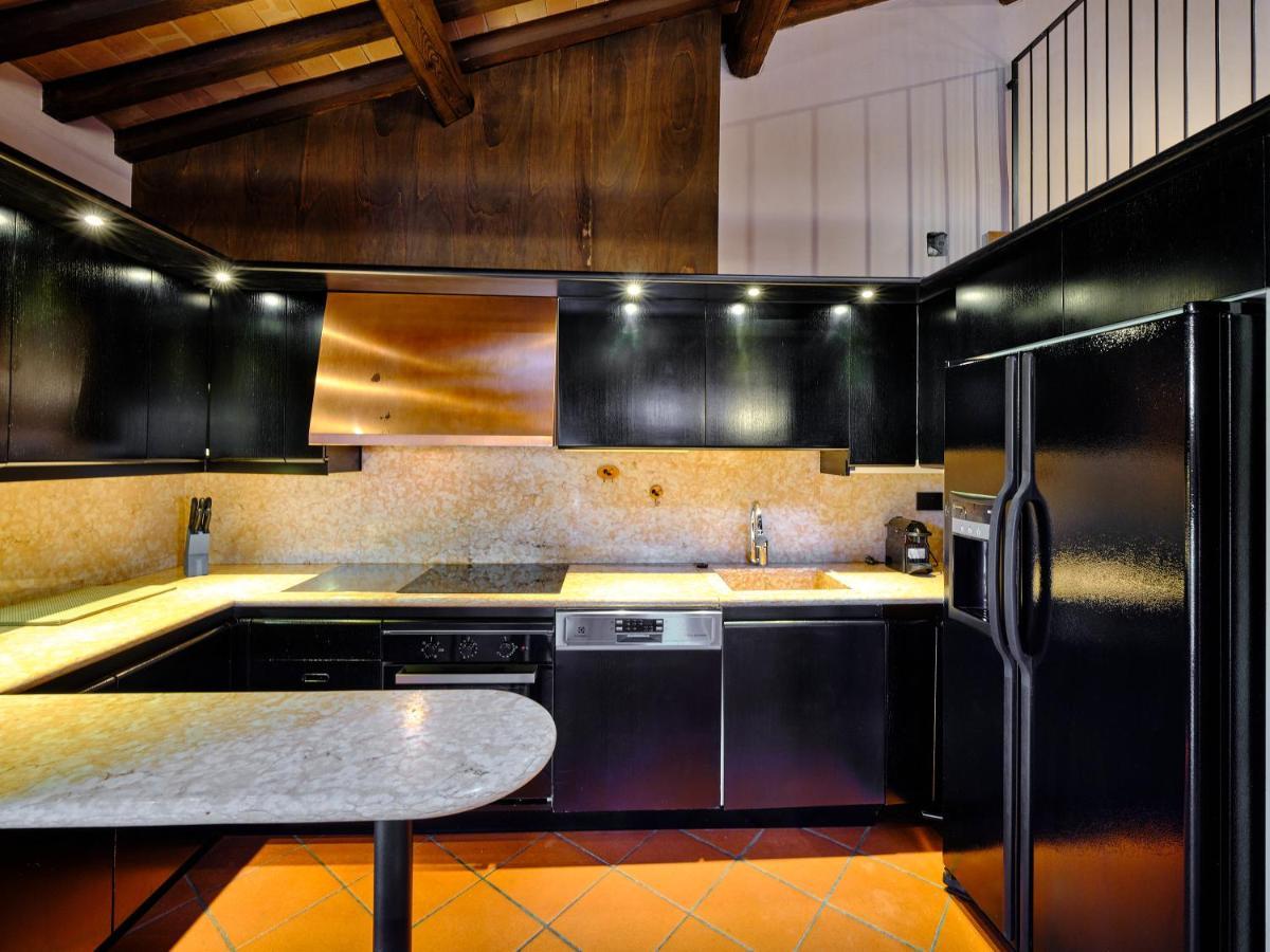 Apartmentsarena - Residenza Degli Scaligeri - Piazza Erbe Verona Luaran gambar
