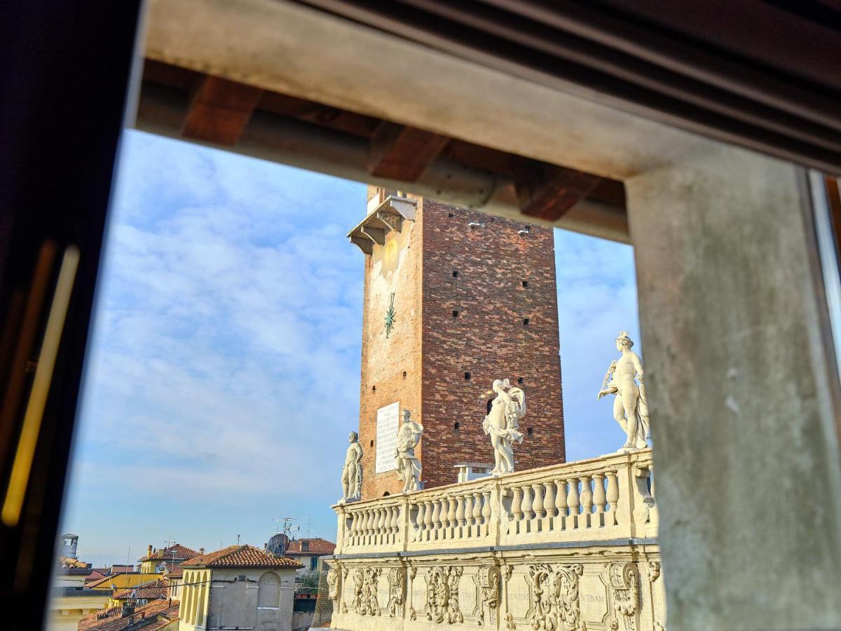 Apartmentsarena - Residenza Degli Scaligeri - Piazza Erbe Verona Luaran gambar