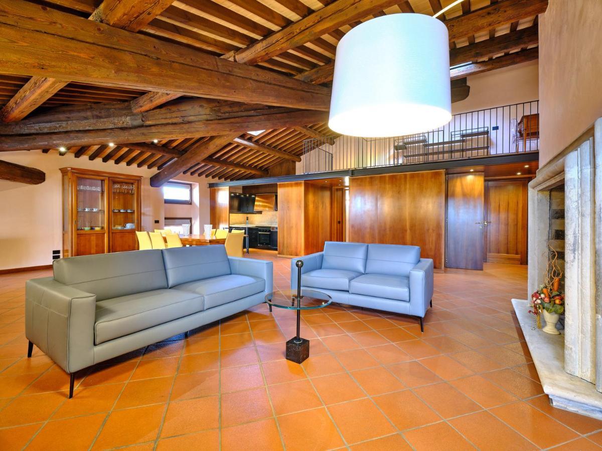 Apartmentsarena - Residenza Degli Scaligeri - Piazza Erbe Verona Luaran gambar