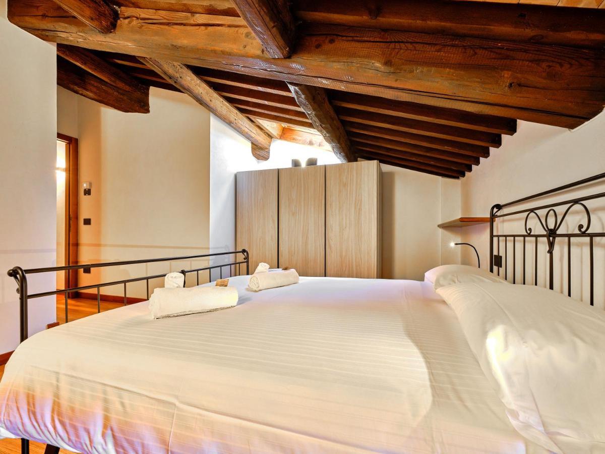 Apartmentsarena - Residenza Degli Scaligeri - Piazza Erbe Verona Luaran gambar