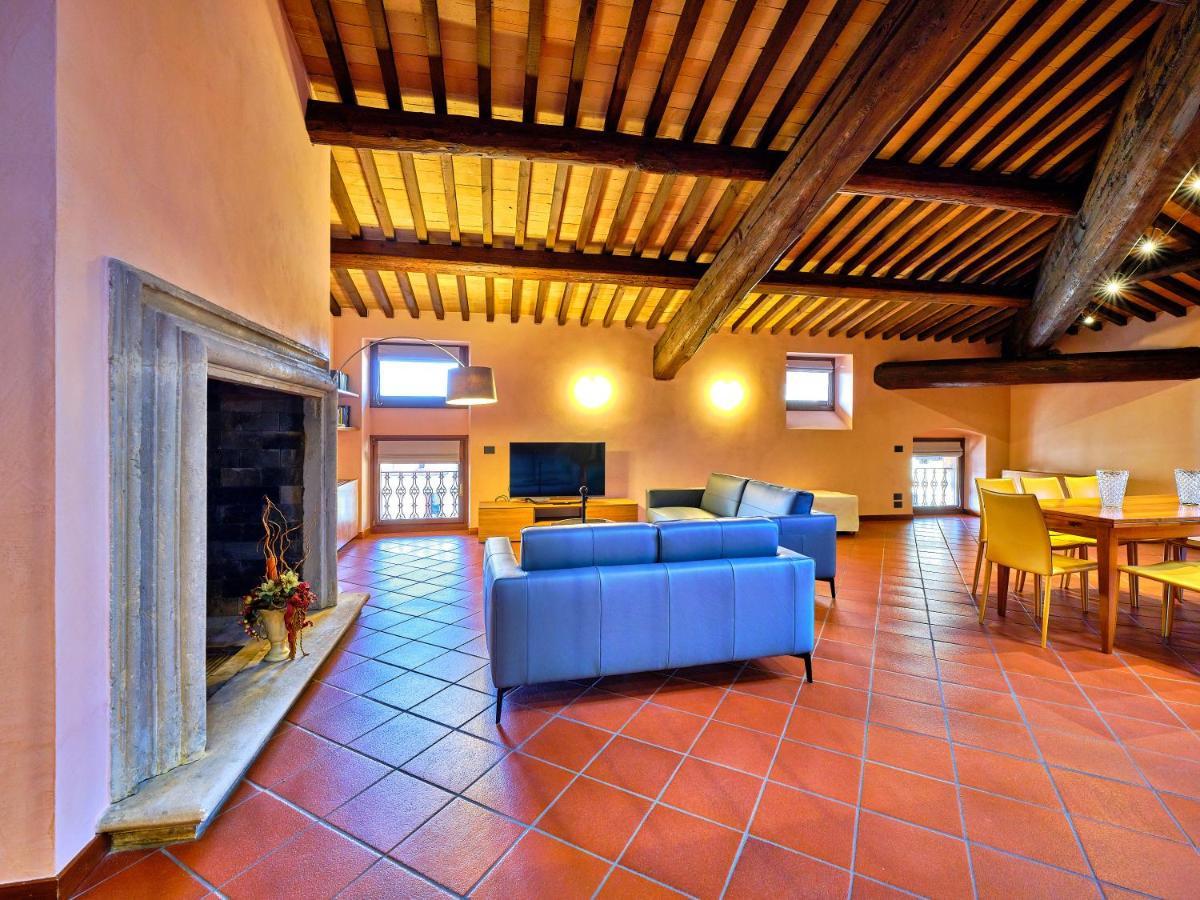 Apartmentsarena - Residenza Degli Scaligeri - Piazza Erbe Verona Luaran gambar