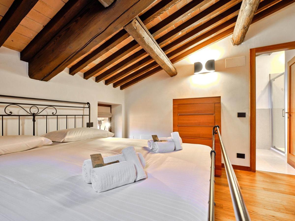 Apartmentsarena - Residenza Degli Scaligeri - Piazza Erbe Verona Luaran gambar
