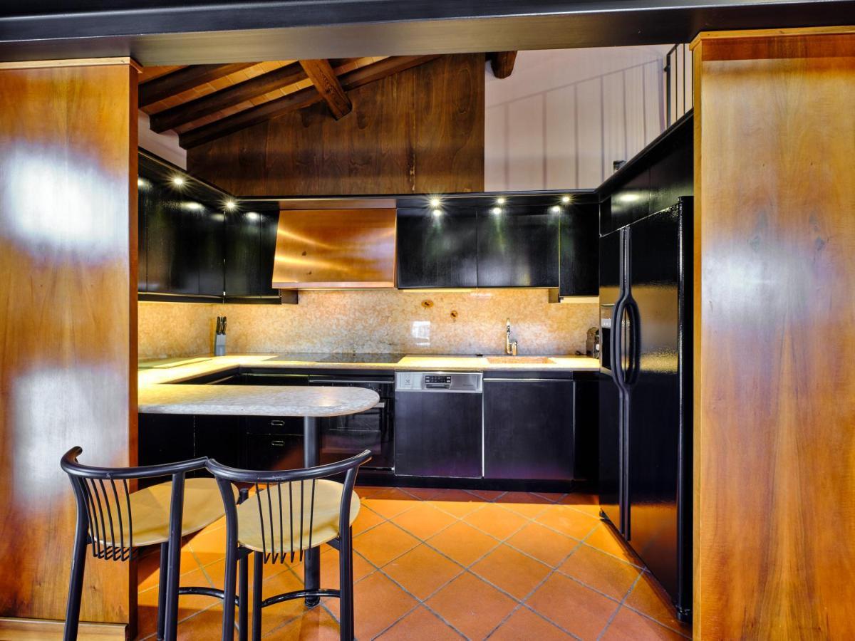 Apartmentsarena - Residenza Degli Scaligeri - Piazza Erbe Verona Luaran gambar
